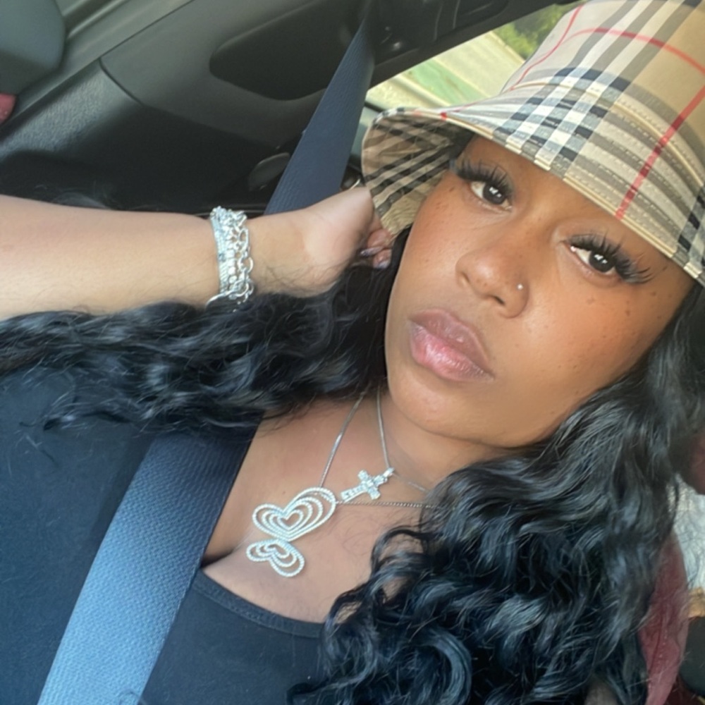 Meet your Posher, Imani